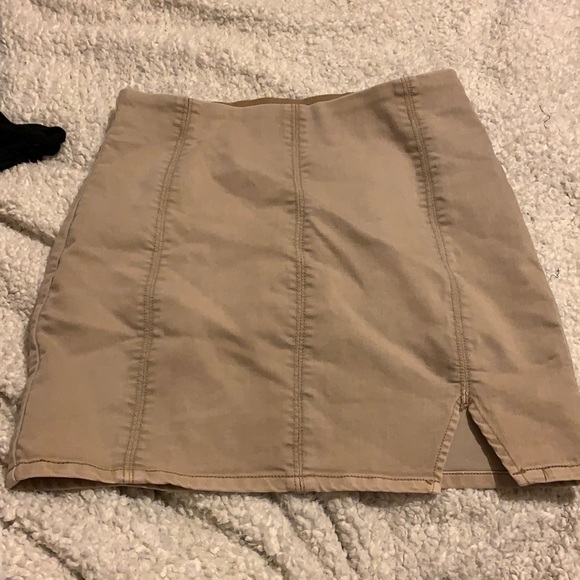 Women’s skirt, size small, never worn. - Picture 1 of 1